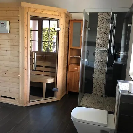 Seeliebe Mit Sauna Und Nur 50 Mtr. Bis Zum Senftenberg